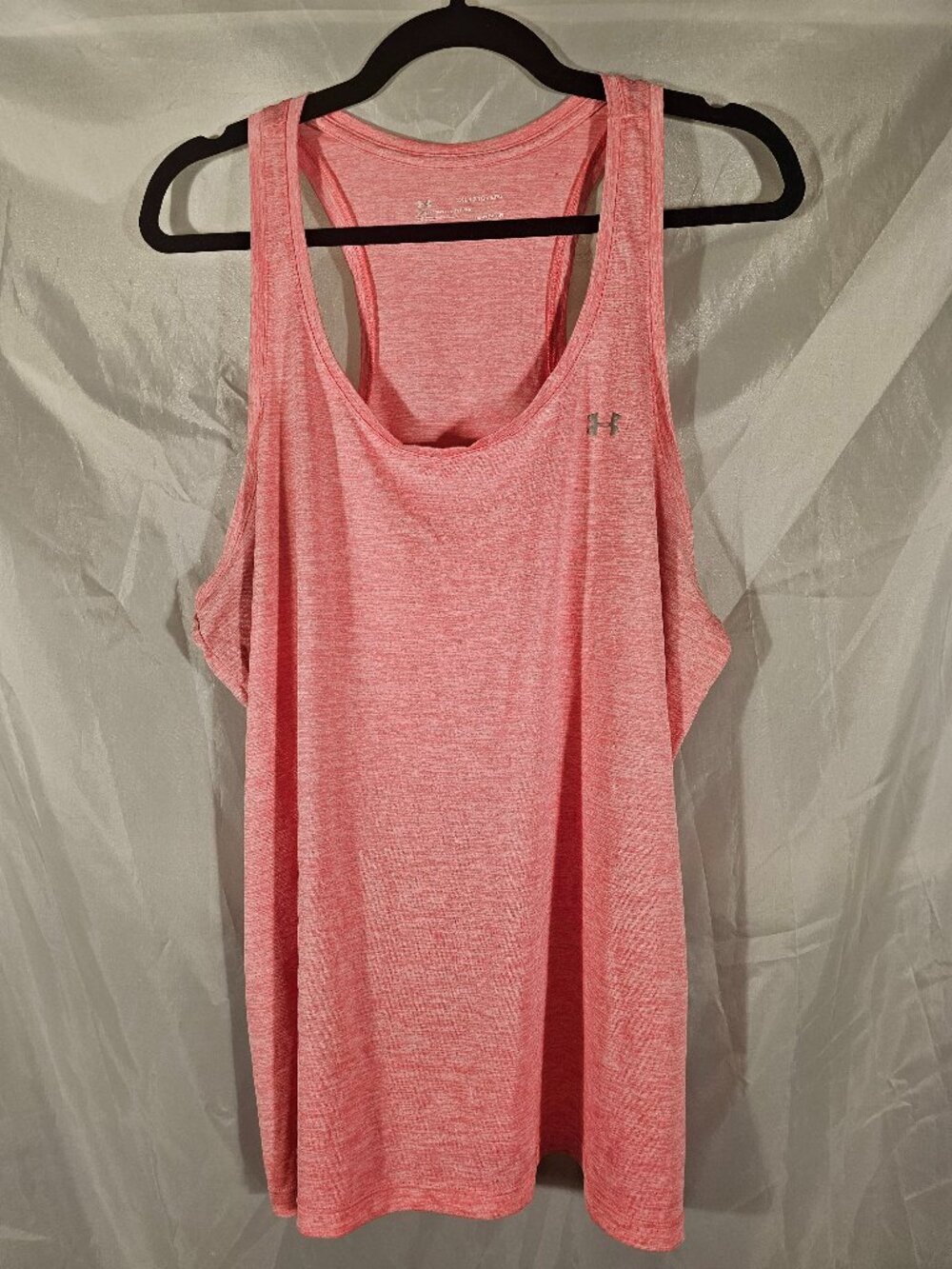 Under Armour racer back tank top. Size 2XL. Excellent condition.